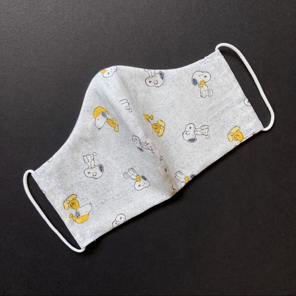 Peanuts Snoopy Face Mask w/ Filter Pocket